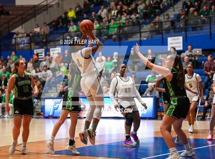 Thumbnail 2 in Clinton Central vs. Marquette Catholic (IHSAA 1A Semi-State 7 Championship) photogallery.