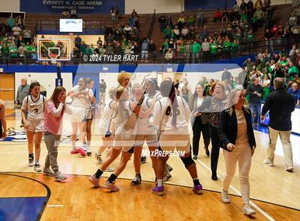 Thumbnail 2 in Clinton Central vs. Marquette Catholic (IHSAA 1A Semi-State 7 Championship) photogallery.