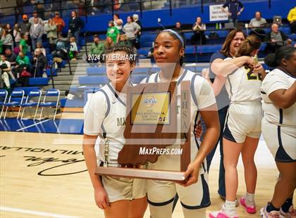 Thumbnail 2 in Clinton Central vs. Marquette Catholic (IHSAA 1A Semi-State 7 Championship) photogallery.