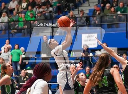 Thumbnail 3 in Clinton Central vs. Marquette Catholic (IHSAA 1A Semi-State 7 Championship) photogallery.