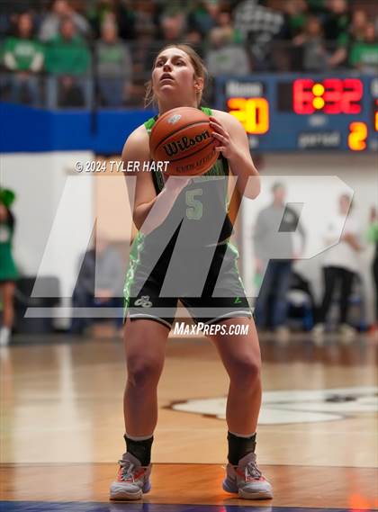 Thumbnail 2 in Clinton Central vs. Marquette Catholic (IHSAA 1A Semi-State 7 Championship) photogallery.