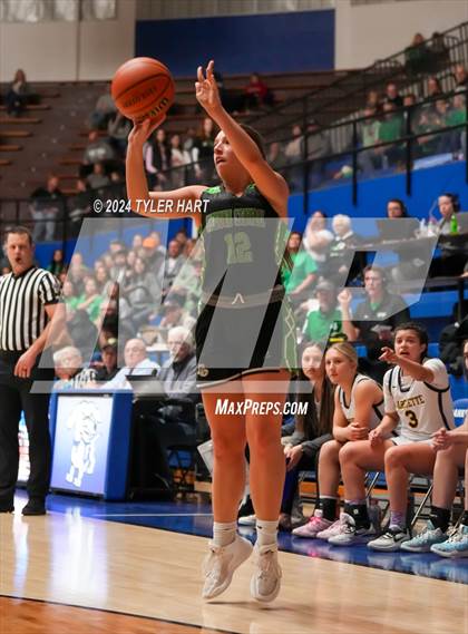 Thumbnail 3 in Clinton Central vs. Marquette Catholic (IHSAA 1A Semi-State 7 Championship) photogallery.