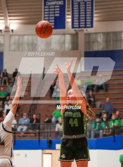 Thumbnail 3 in Clinton Central vs. Marquette Catholic (IHSAA 1A Semi-State 7 Championship) photogallery.