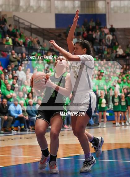 Thumbnail 3 in Clinton Central vs. Marquette Catholic (IHSAA 1A Semi-State 7 Championship) photogallery.