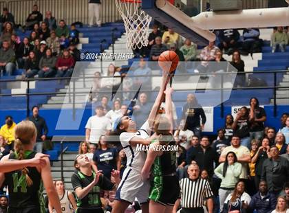Thumbnail 2 in Clinton Central vs. Marquette Catholic (IHSAA 1A Semi-State 7 Championship) photogallery.