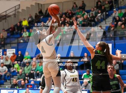 Thumbnail 1 in Clinton Central vs. Marquette Catholic (IHSAA 1A Semi-State 7 Championship) photogallery.