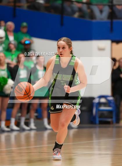 Thumbnail 1 in Clinton Central vs. Marquette Catholic (IHSAA 1A Semi-State 7 Championship) photogallery.