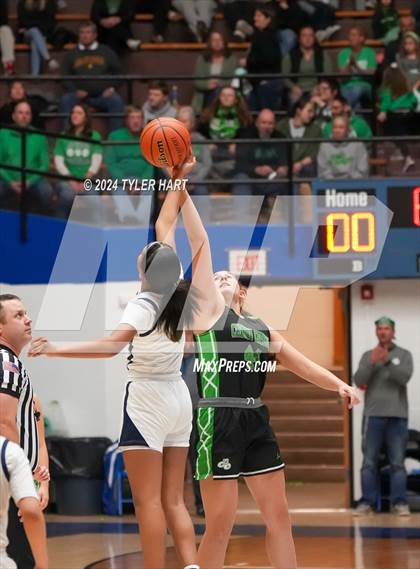 Thumbnail 3 in Clinton Central vs. Marquette Catholic (IHSAA 1A Semi-State 7 Championship) photogallery.