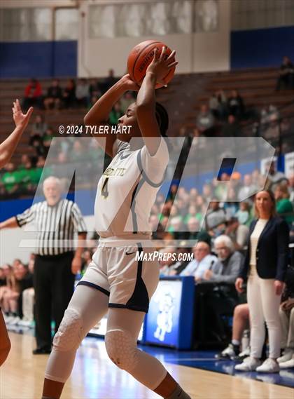 Thumbnail 3 in Clinton Central vs. Marquette Catholic (IHSAA 1A Semi-State 7 Championship) photogallery.