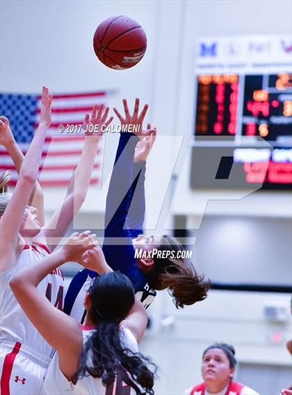 Thumbnail 3 in Lee [Robert E.] vs Akins (NEISD Invitational) photogallery.