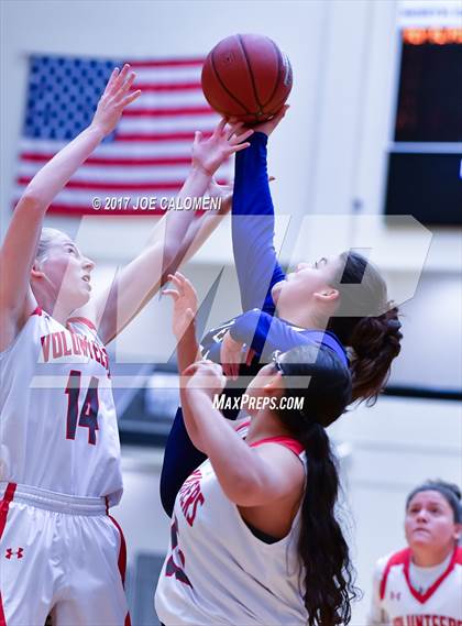 Thumbnail 1 in Lee [Robert E.] vs Akins (NEISD Invitational) photogallery.