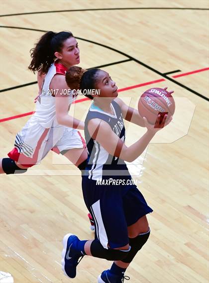 Thumbnail 2 in Lee [Robert E.] vs Akins (NEISD Invitational) photogallery.