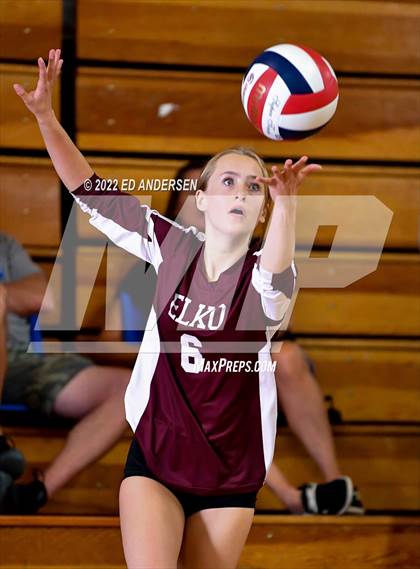 Thumbnail 2 in Elko vs Eureka (Yerington Tournament) photogallery.