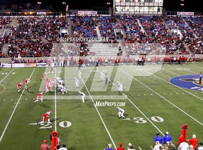 Thumbnail 1 in Mater Dei vs. Santa Margarita photogallery.