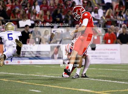 Thumbnail 2 in Mater Dei vs. Santa Margarita photogallery.