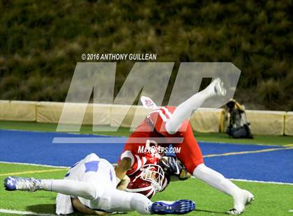 Thumbnail 1 in Mater Dei vs. Santa Margarita photogallery.