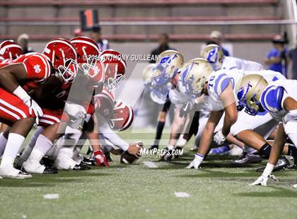 Thumbnail 3 in Mater Dei vs. Santa Margarita photogallery.