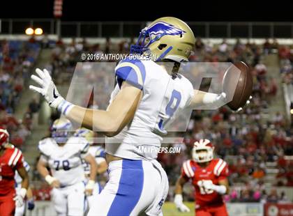 Thumbnail 1 in Mater Dei vs. Santa Margarita photogallery.