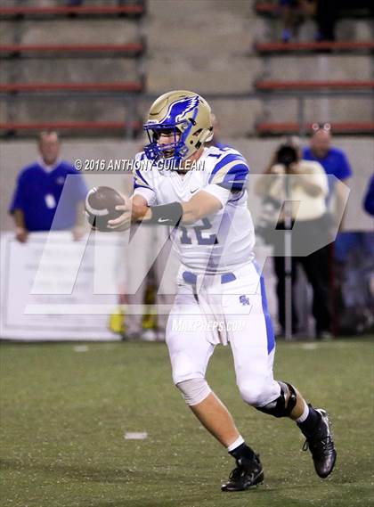 Thumbnail 2 in Mater Dei vs. Santa Margarita photogallery.