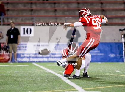 Thumbnail 1 in Mater Dei vs. Santa Margarita photogallery.