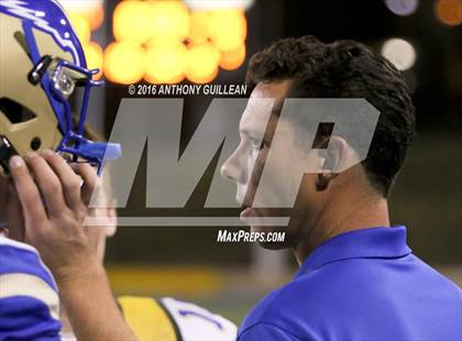 Thumbnail 2 in Mater Dei vs. Santa Margarita photogallery.