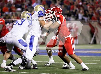 Thumbnail 1 in Mater Dei vs. Santa Margarita photogallery.