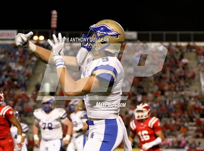 Thumbnail 2 in Mater Dei vs. Santa Margarita photogallery.