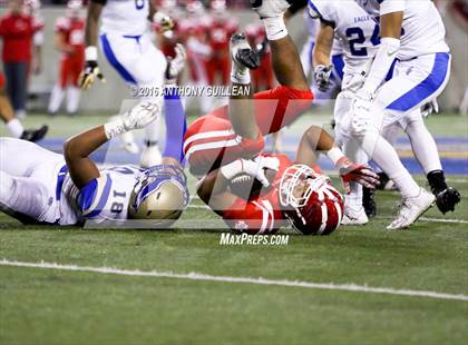 Thumbnail 2 in Mater Dei vs. Santa Margarita photogallery.