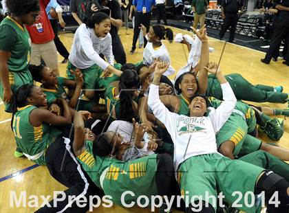 Thumbnail 3 in Salesian vs. Long Beach Poly (CIF State Open Open Division Final) photogallery.