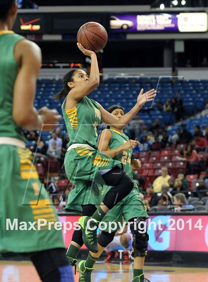 Thumbnail 2 in Salesian vs. Long Beach Poly (CIF State Open Open Division Final) photogallery.