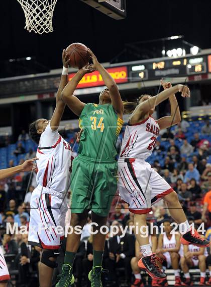 Thumbnail 3 in Salesian vs. Long Beach Poly (CIF State Open Open Division Final) photogallery.