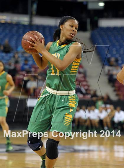 Thumbnail 1 in Salesian vs. Long Beach Poly (CIF State Open Open Division Final) photogallery.