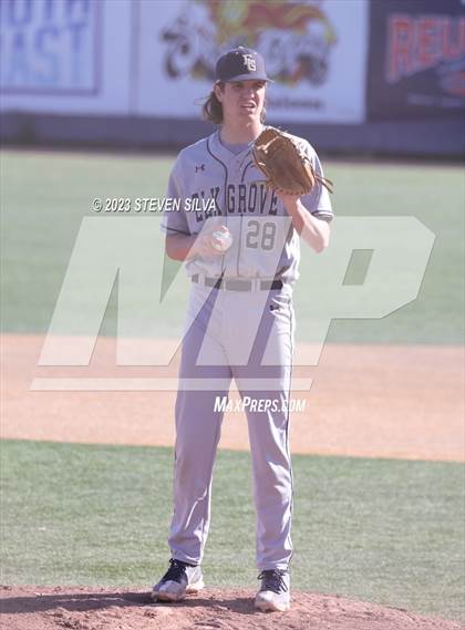Thumbnail 3 in Elk Grove vs. Point Loma (72nd Annual San Diego Lions Tournament) photogallery.
