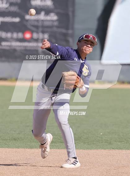 Thumbnail 2 in Elk Grove vs. Point Loma (72nd Annual San Diego Lions Tournament) photogallery.