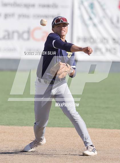 Thumbnail 1 in Elk Grove vs. Point Loma (72nd Annual San Diego Lions Tournament) photogallery.