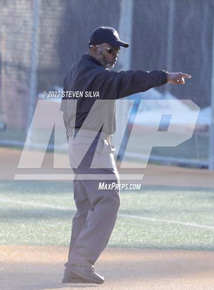 Thumbnail 3 in Elk Grove vs. Point Loma (72nd Annual San Diego Lions Tournament) photogallery.