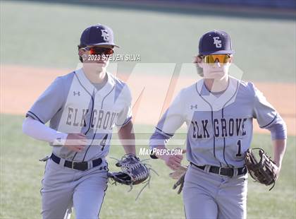 Thumbnail 1 in Elk Grove vs. Point Loma (72nd Annual San Diego Lions Tournament) photogallery.