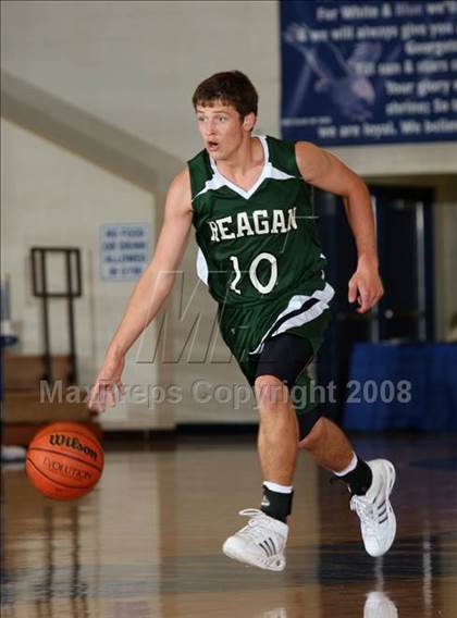 Thumbnail 3 in Belton vs. San Antonio Reagan (Georgetown Jack Frost Invitational) photogallery.
