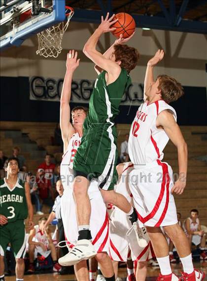 Thumbnail 1 in Belton vs. San Antonio Reagan (Georgetown Jack Frost Invitational) photogallery.