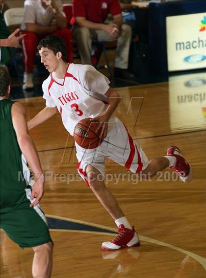 Thumbnail 2 in Belton vs. San Antonio Reagan (Georgetown Jack Frost Invitational) photogallery.