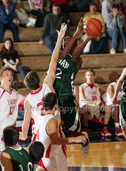 Thumbnail 1 in Belton vs. San Antonio Reagan (Georgetown Jack Frost Invitational) photogallery.
