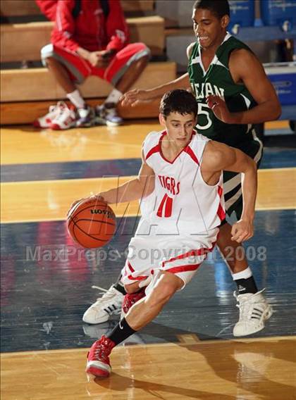 Thumbnail 1 in Belton vs. San Antonio Reagan (Georgetown Jack Frost Invitational) photogallery.