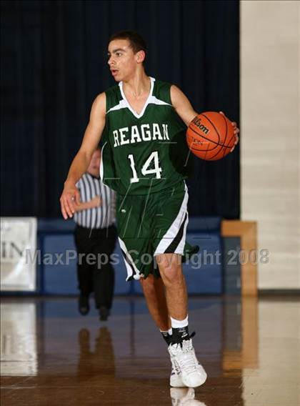 Thumbnail 3 in Belton vs. San Antonio Reagan (Georgetown Jack Frost Invitational) photogallery.