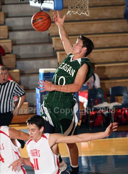 Thumbnail 3 in Belton vs. San Antonio Reagan (Georgetown Jack Frost Invitational) photogallery.