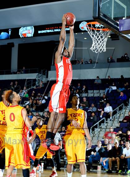 Thumbnail 1 in Mater Dei vs. Yates (Hoophall West Tournament) photogallery.