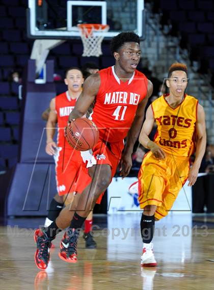 Thumbnail 2 in Mater Dei vs. Yates (Hoophall West Tournament) photogallery.
