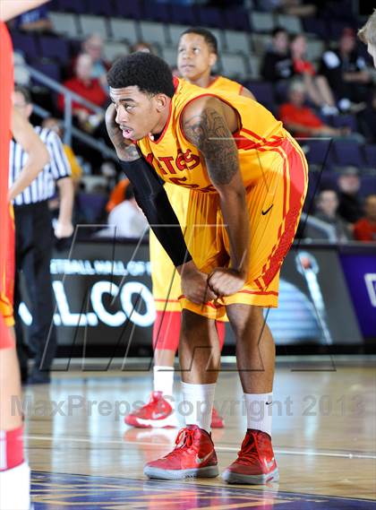 Thumbnail 3 in Mater Dei vs. Yates (Hoophall West Tournament) photogallery.