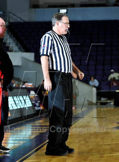 Thumbnail 3 in Mater Dei vs. Yates (Hoophall West Tournament) photogallery.