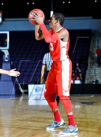 Thumbnail 3 in Mater Dei vs. Yates (Hoophall West Tournament) photogallery.