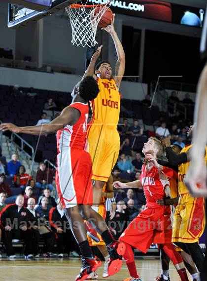 Thumbnail 3 in Mater Dei vs. Yates (Hoophall West Tournament) photogallery.
